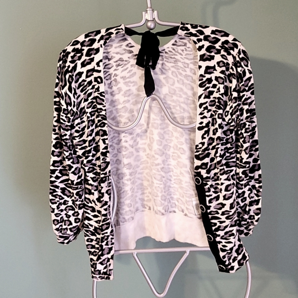 Twelve Layers cheetah print top